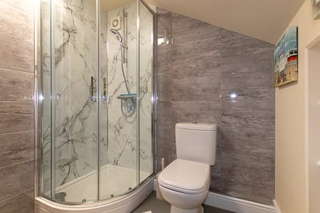 Harbour View en-suite