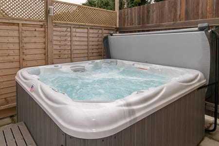 Harbour View hot tub