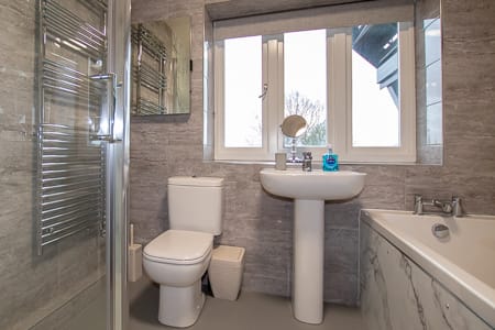Harbour View bathroom