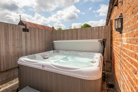River Cottage Hot Tub